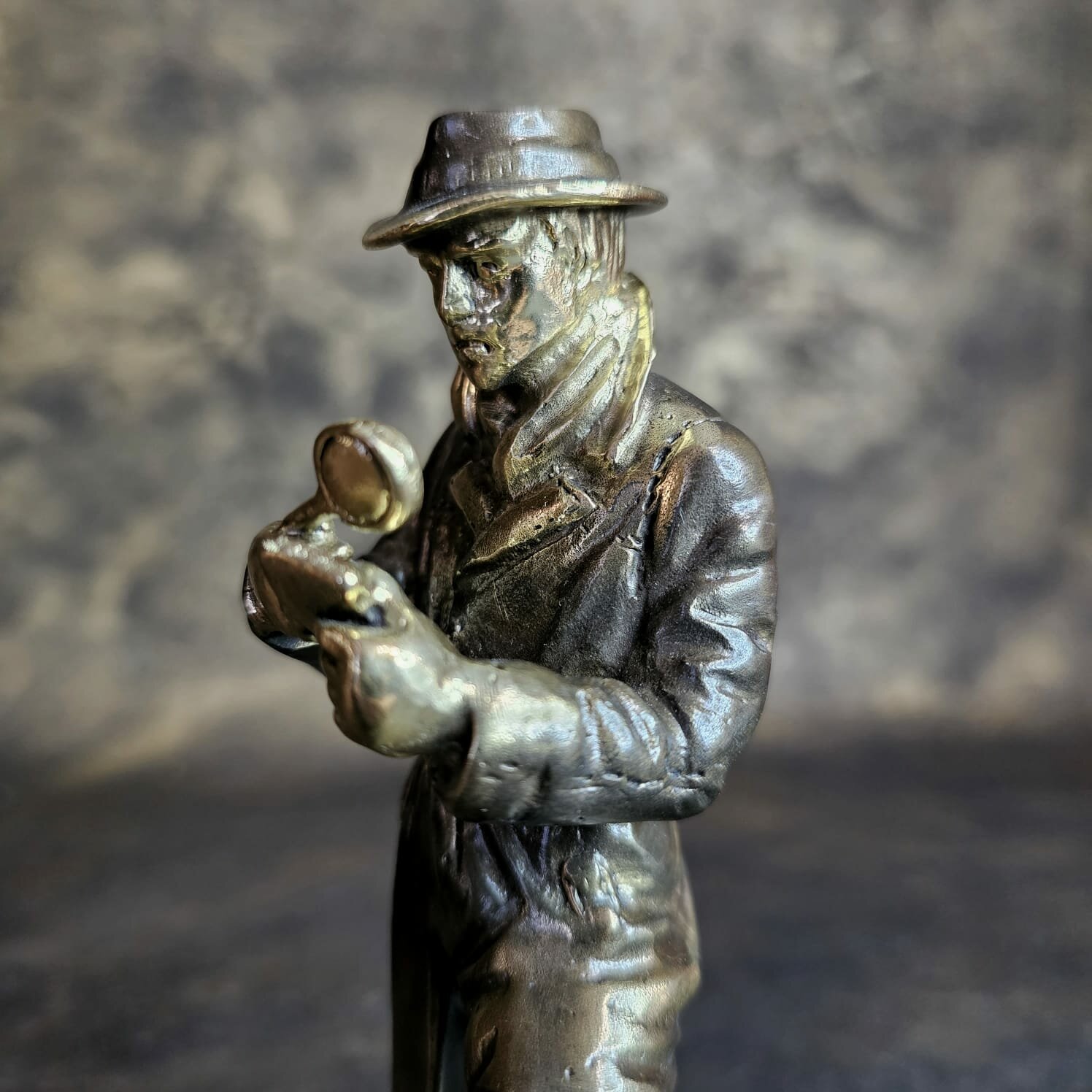 Статуэтка"Сыщик" бронза — фото 1