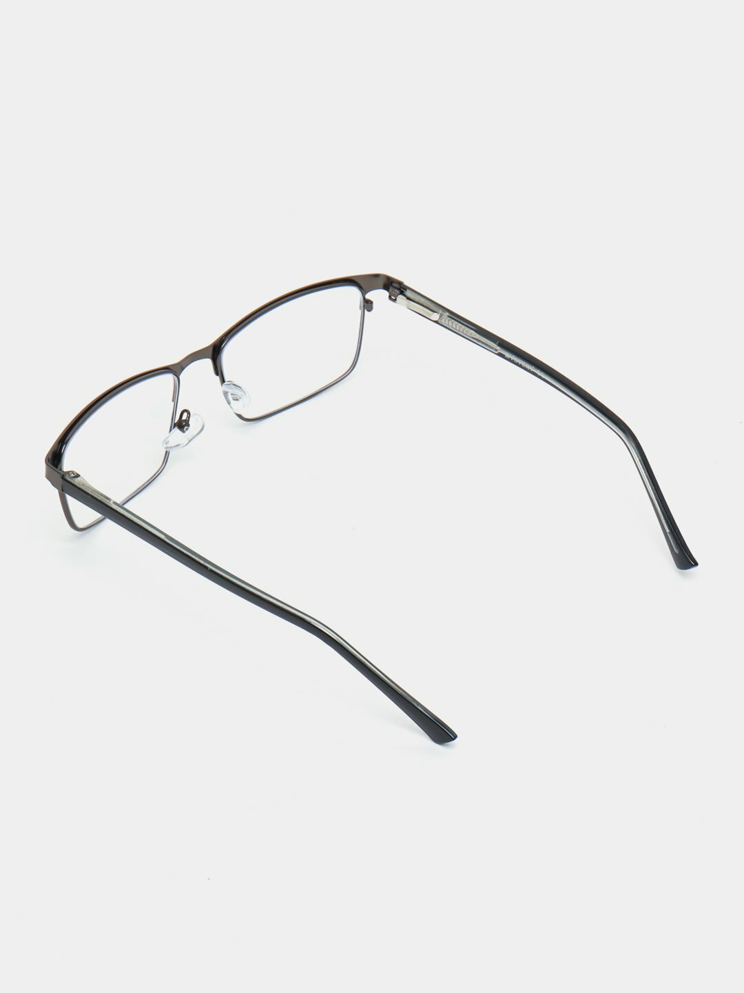 Солнцезащитные очки — фото 1