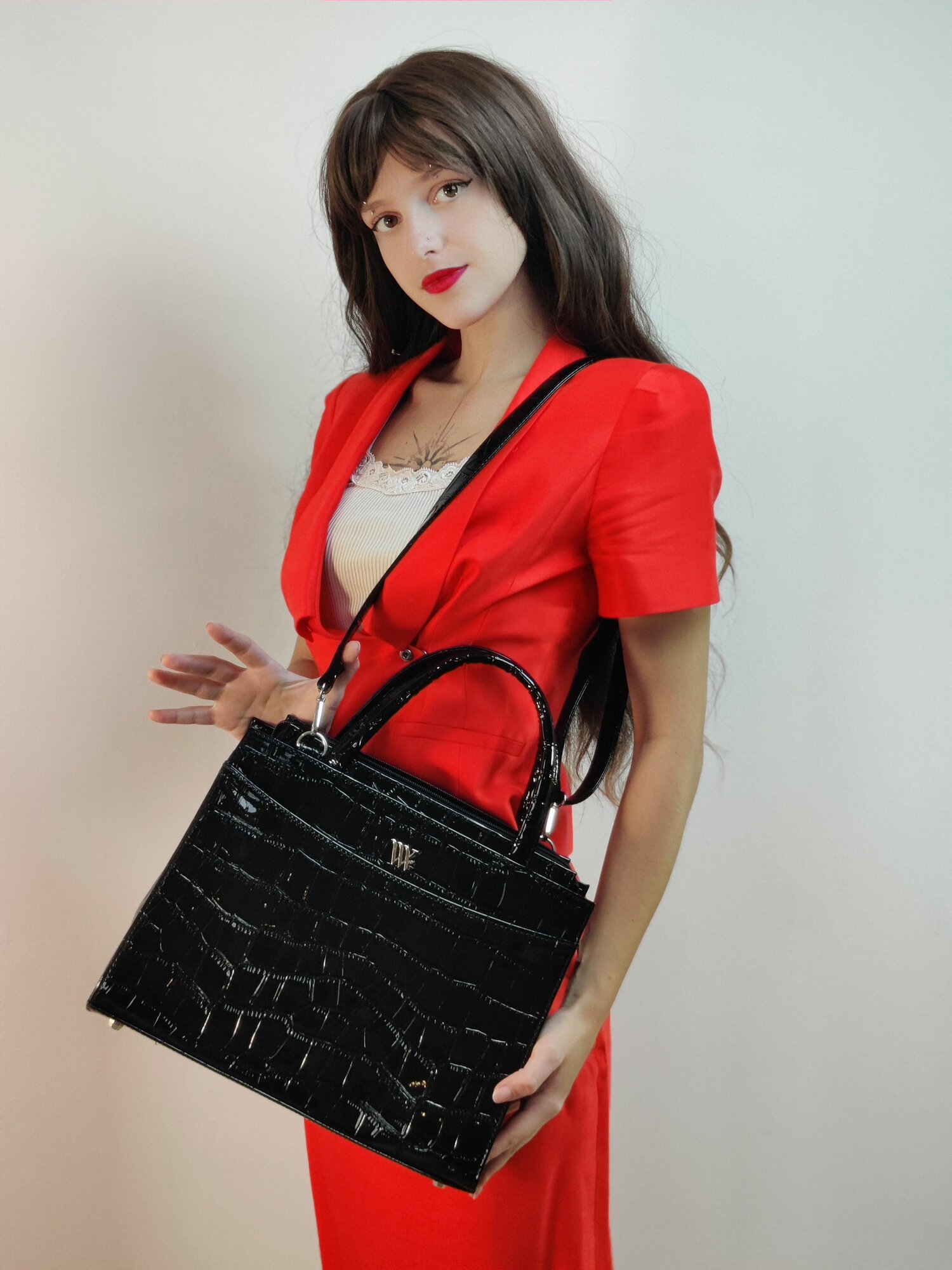 Сумка тоут Vera Victoria Vito, фактура под рептилию, черный — фото 1