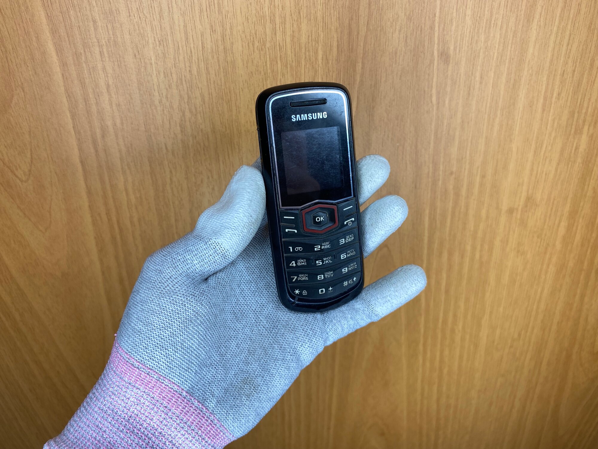 Samsung E1081T Оригинальный Б/У Retro Mania дарит ностальгию, Ретро телефон