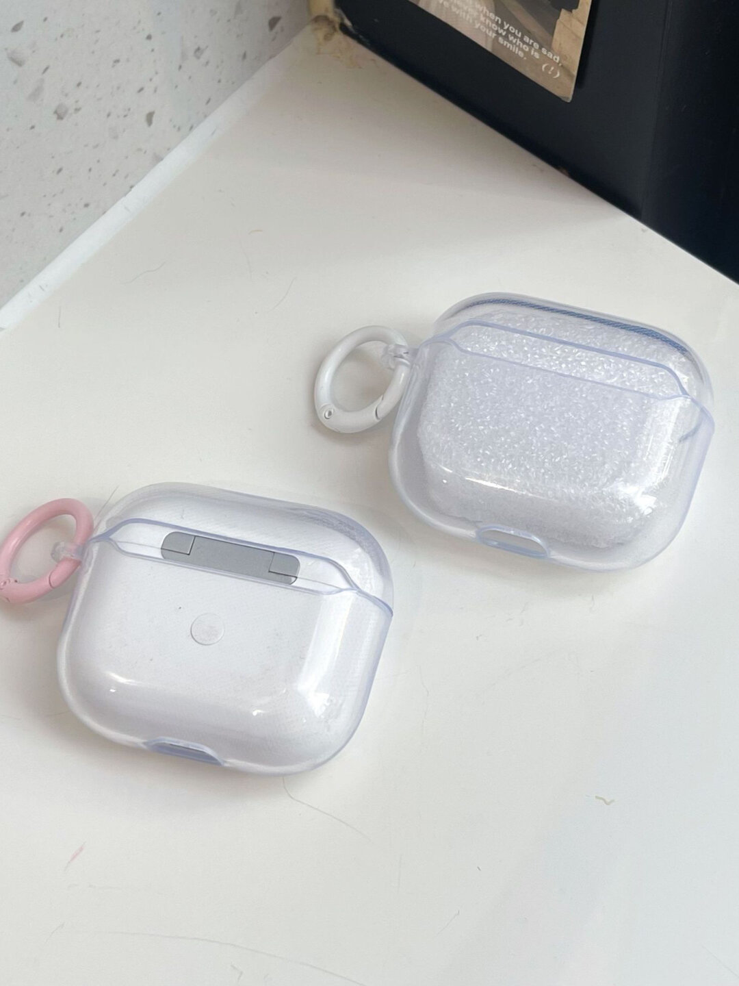 Защитный и декоративный чехол для Apple Airpods 1 и 2, с цветочками — фото 1