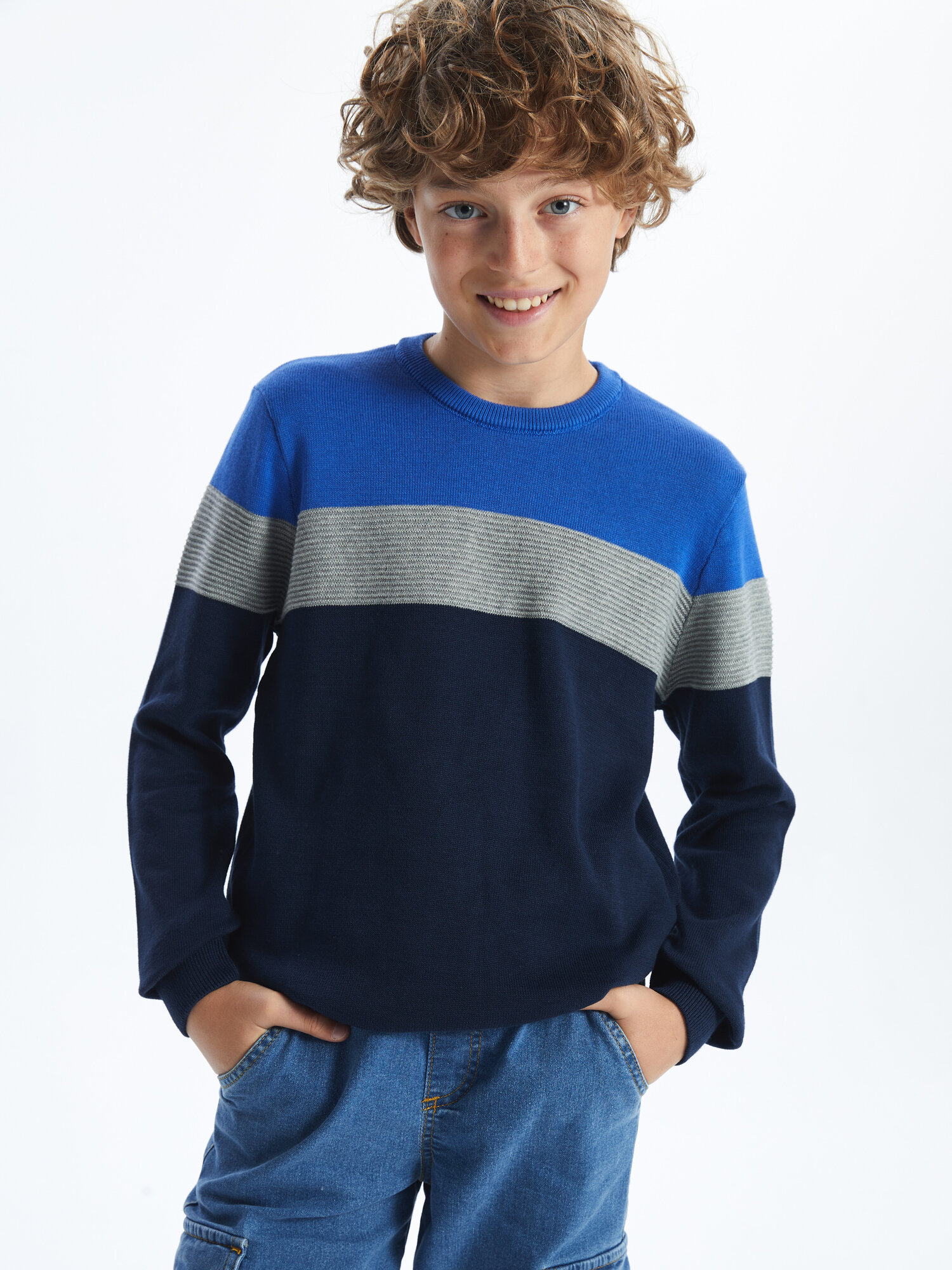 Свитер LC Waikiki размер 6-7 лет голубой