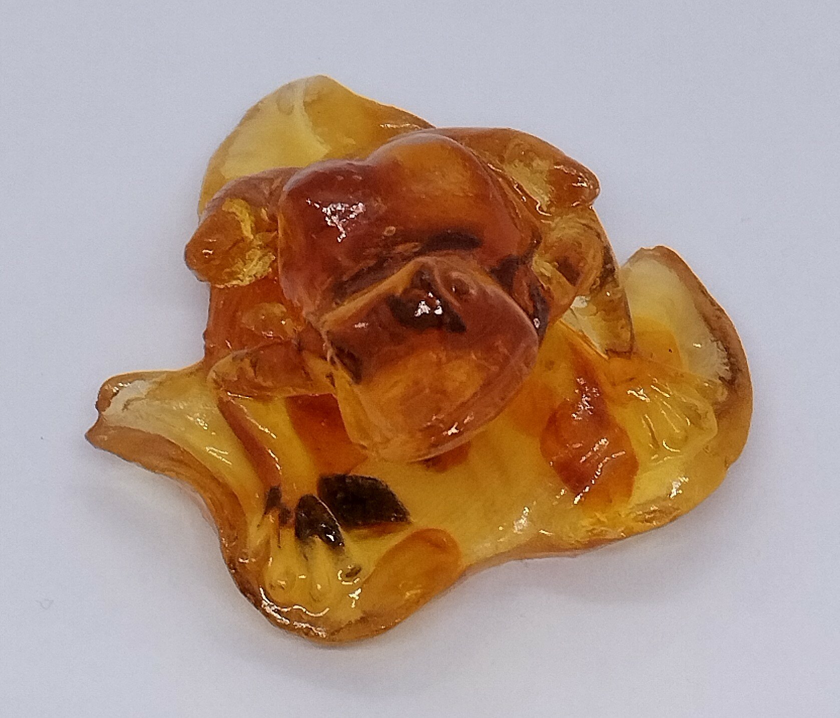 Янтарная фигурка Лягушка, 16 г — фото 1