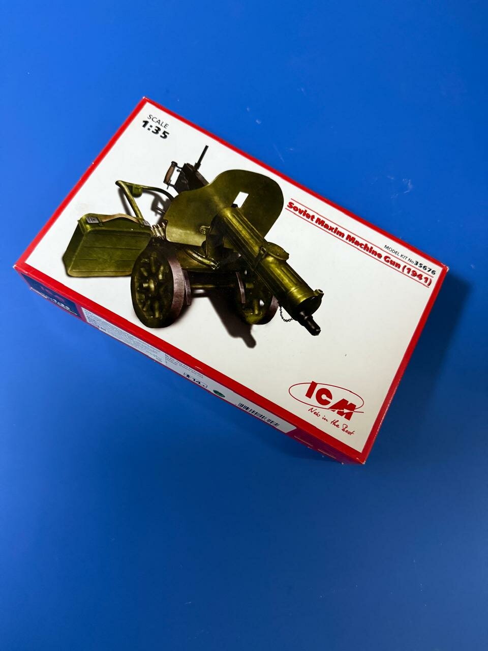 Сборная модель советского пулемёта "Максим" обр. 1941 г. (1/35) 35676 ICM
