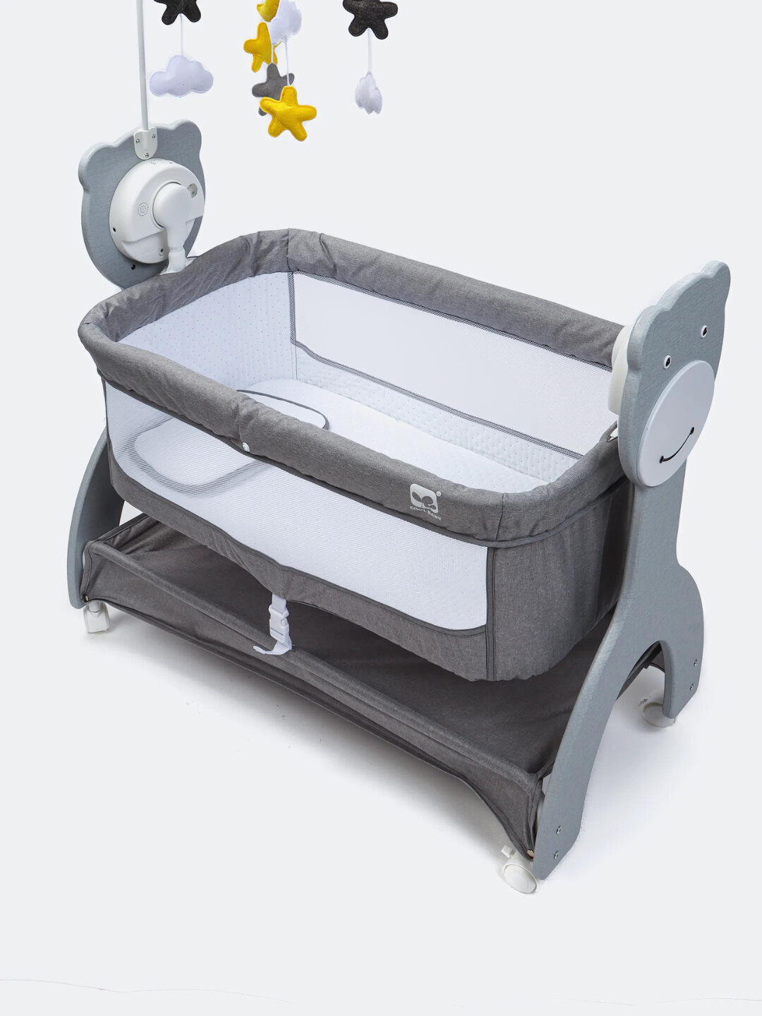 Детские качели со специальным игровым пространством и игрушками для детей