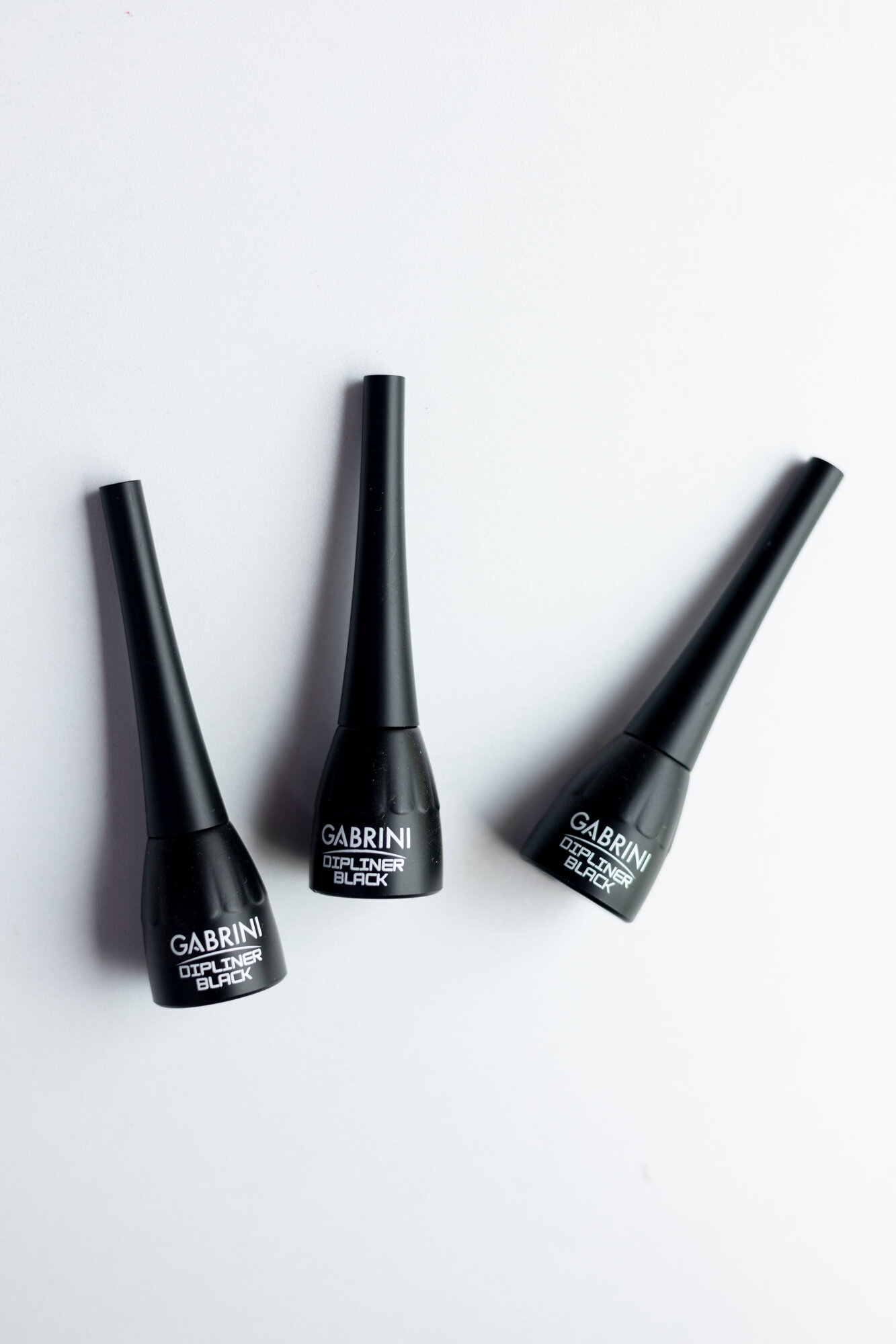 Подводка Gabrini Black Dipliner, жидкая, для глаз, черная, стойкая.