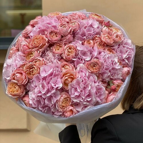 Изображение товара Букет из розовых гортензий и кустовых пионовидных роз, красивый букет цветов, шикарный, премиум цветы, премиум букет