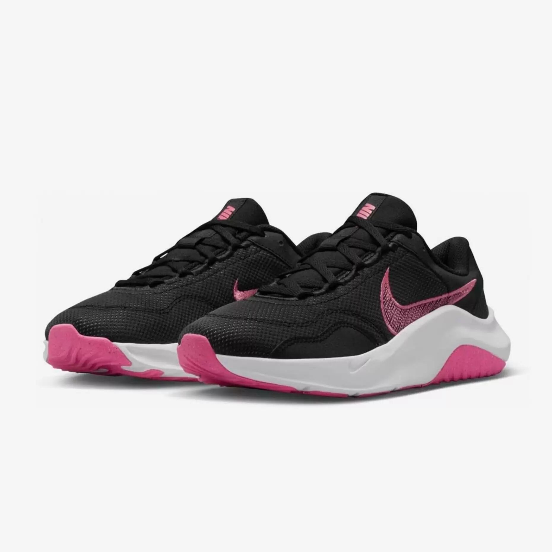 Кроссовки NIKE Legend Essential 3