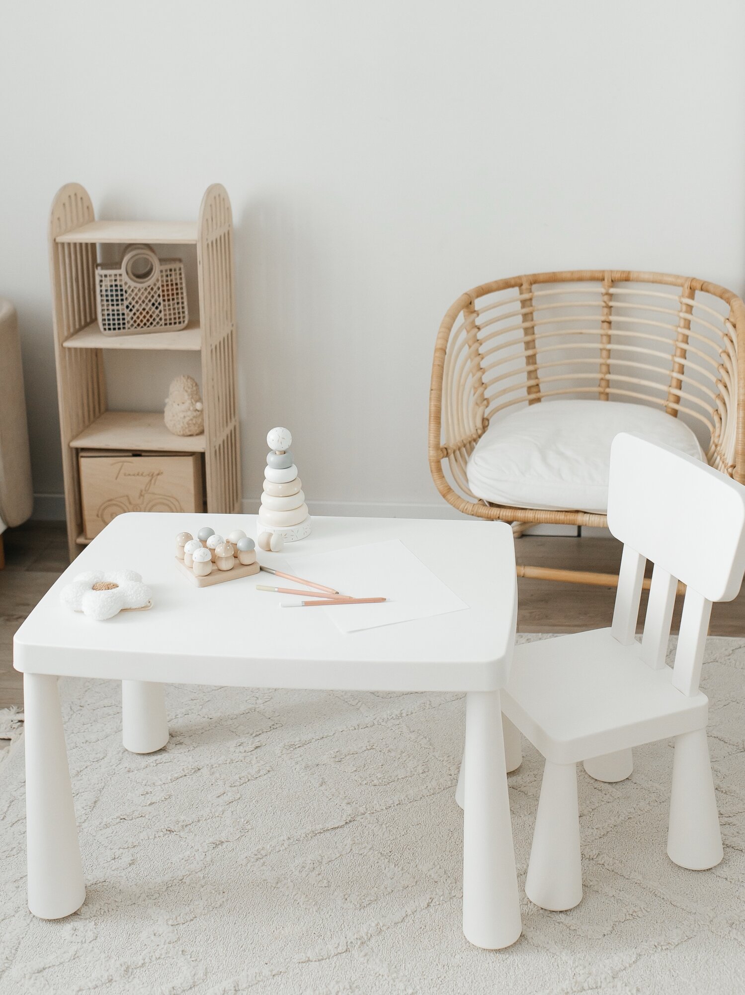 Столы И Стулья Для Детей Xiaomi Стол детский BABYROX MINI, скандинавский дизайн, экологичный пластик, белый,