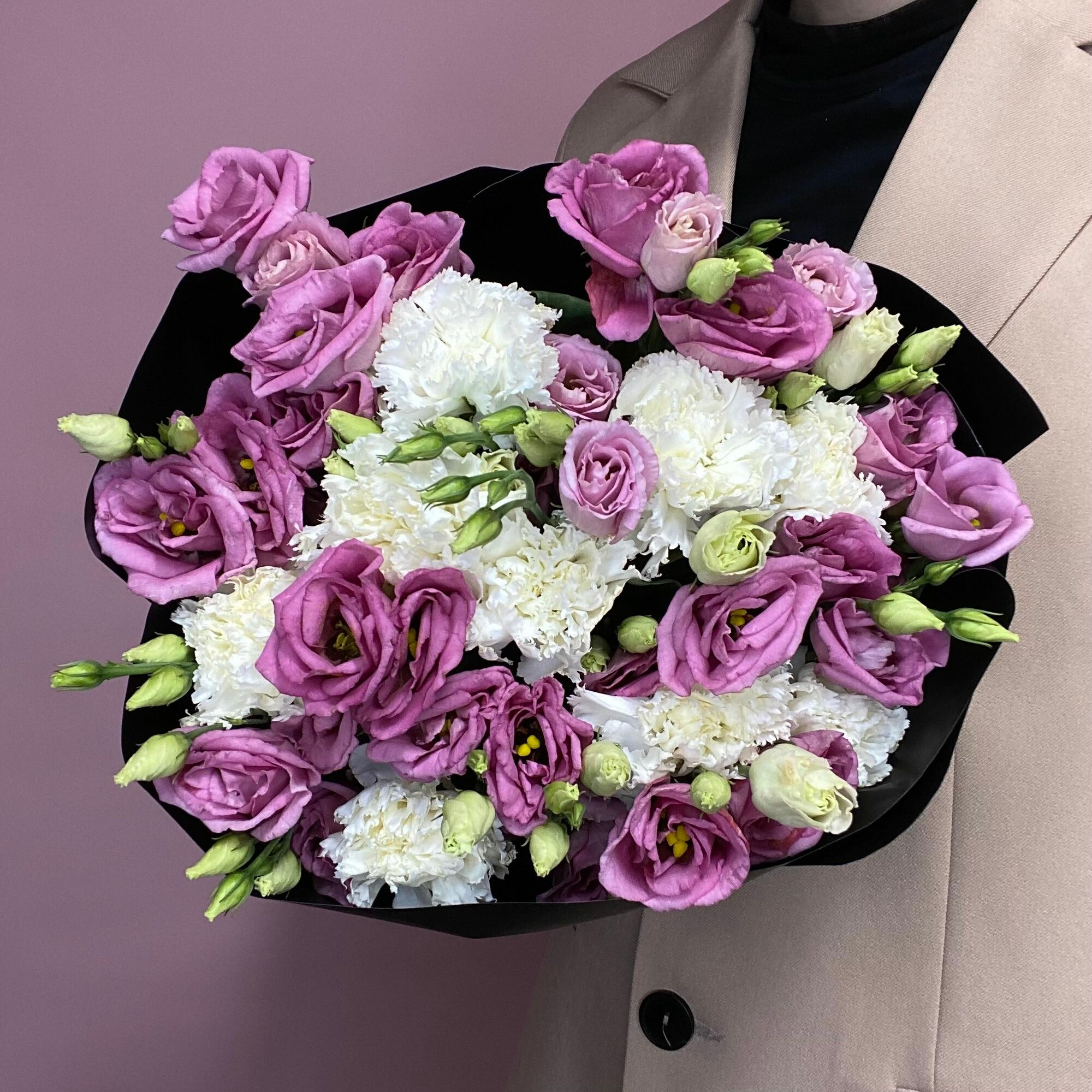 Букет (эустомы 10 шт диантусы 9 шт.) высота букета 45 см ширина 25 см