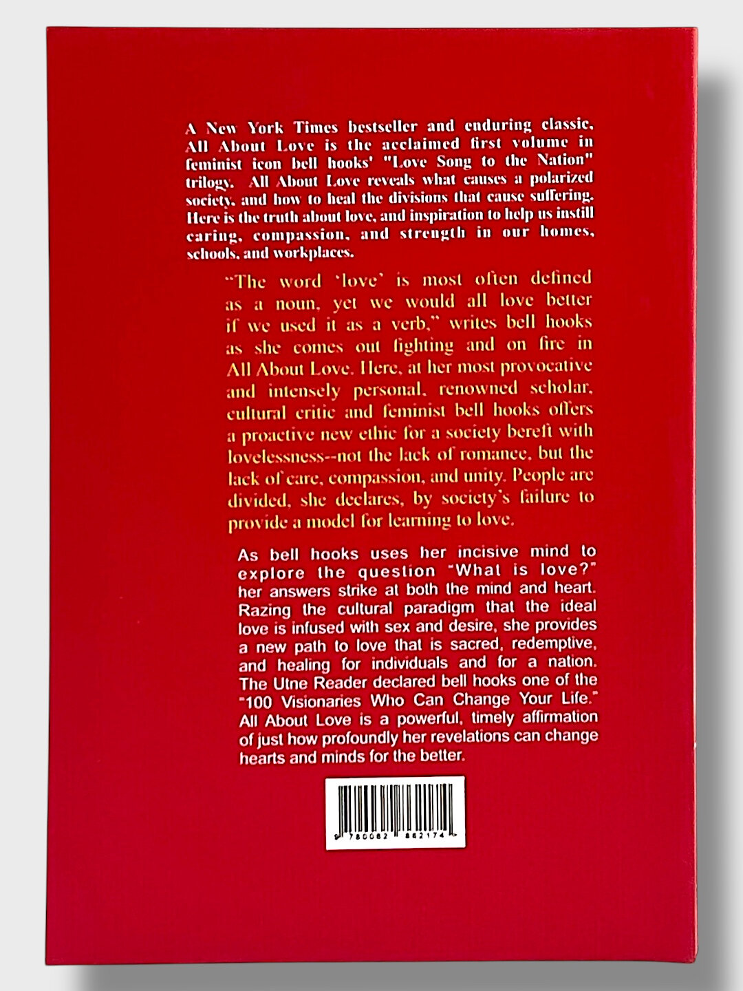 Книга All About Love, Hooks Bell, мягкий переплет, 128 стр, А5, на английском языке — фото 1