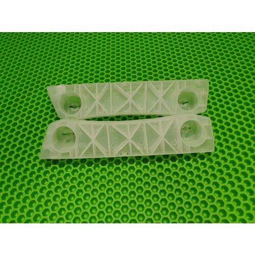 Кронштейн переднего бампера Nissan Almera G15 62222EW800 (правый)