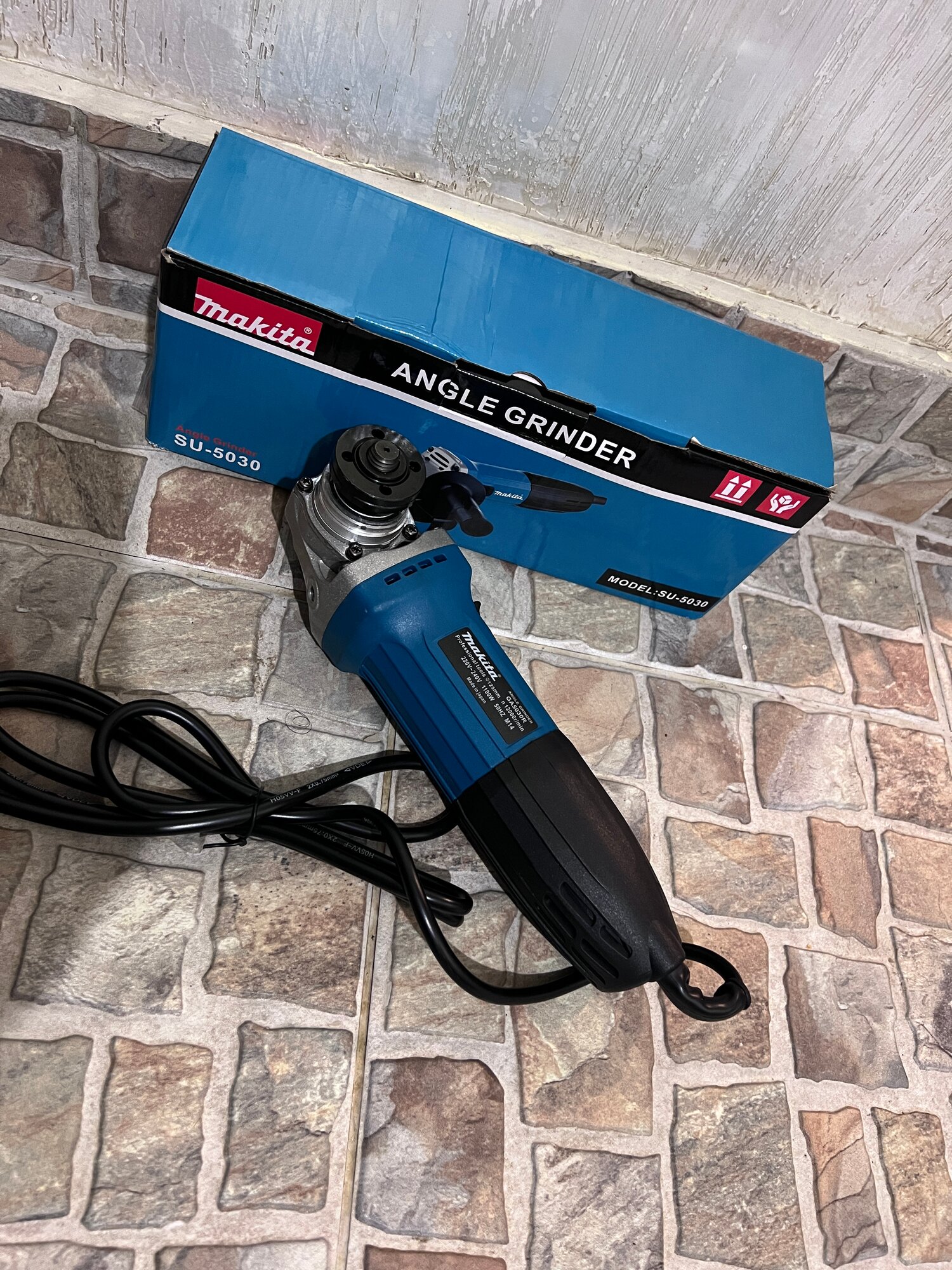 Болгарка Makita GA5030 SU5030, регулировка оборотов, 125 мм — фото 1