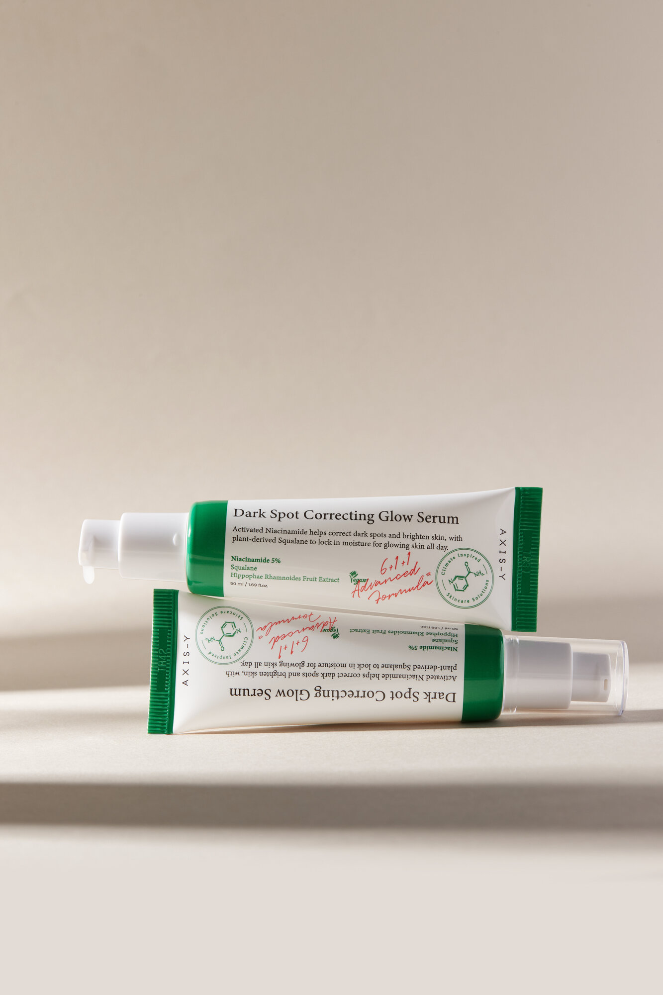 Осветляющая сыворотка от пигментных пятен с 5% ниацинамида AXIS-Y Dark Spot Correcting Glow Serum — фото 1