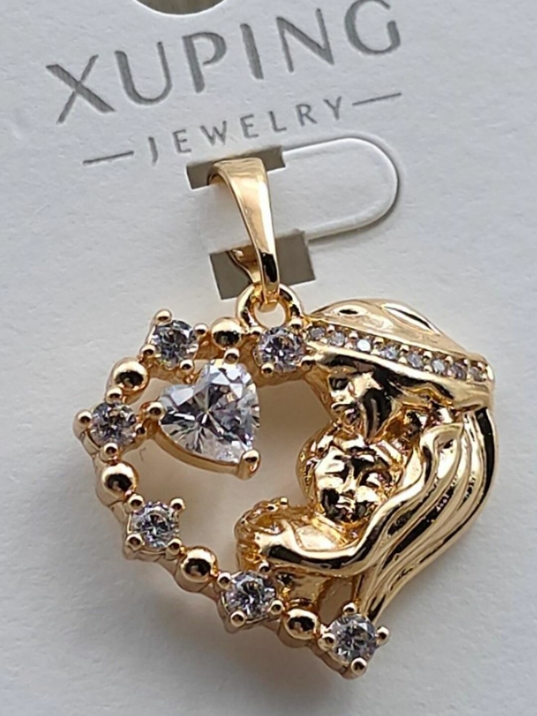 Петит, искусственный камень, фианит