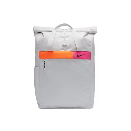 Рюкзак Nike Radiate Sports Backpack Light Gray с оранжевыми и розовыми элементами.