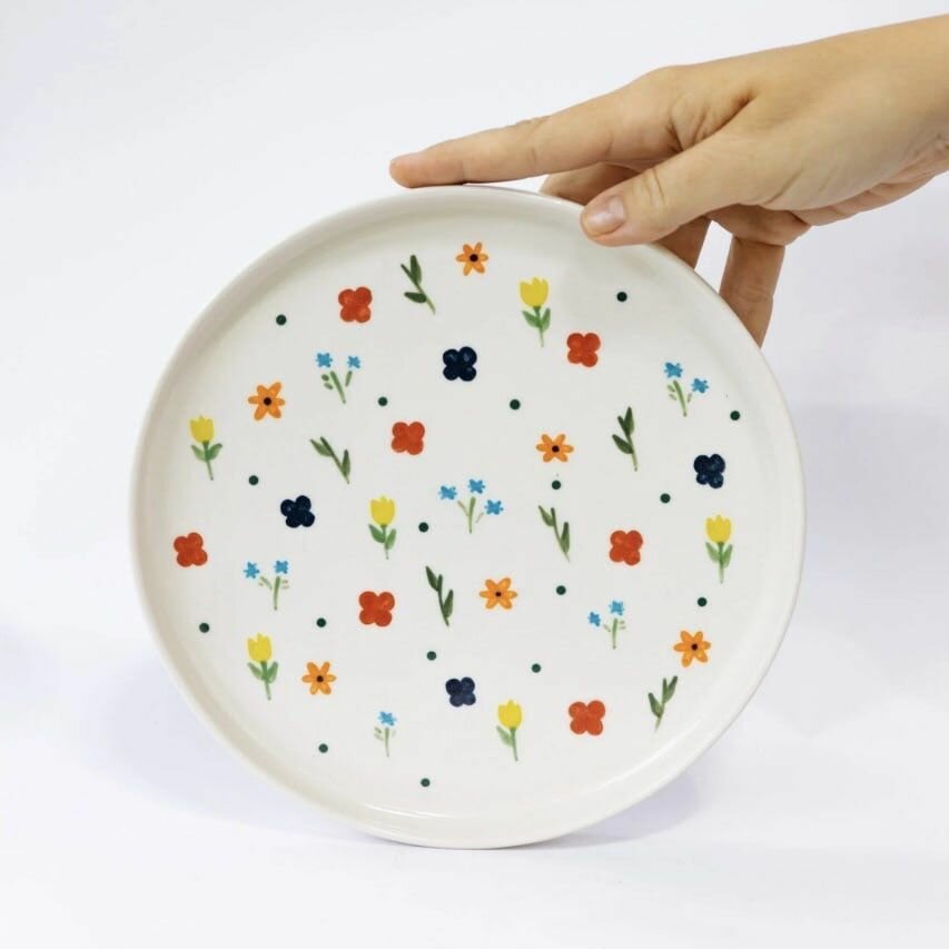 Блюдце ручной работы «Цветочная поляна», полуфарфор, 14 см