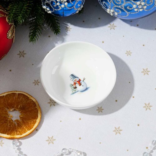 Соусник новогодний Zapel Зимняя сказка фарфор с новогодним рисунком 9х3 см 578₽