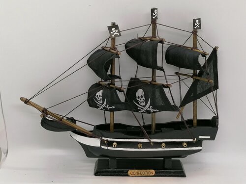 Изображение товара Корабль-парусник пиратский 30 см