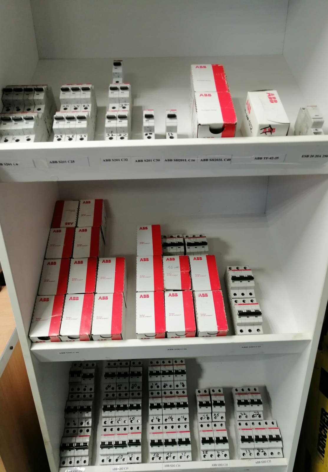 ABB Автоматический выключатель 3пол. С 25 А S203 6kA (STOS203C 25) — фото 1