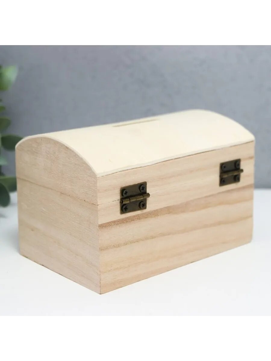 Деревянный сундук для творчества и хранения