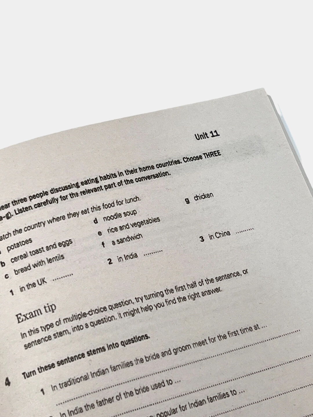 Книга Collins "Get Ready for IELTS Listening" , A5, мягкий переплет, черно-белые иллюстрации, 134 стр. — фото 1