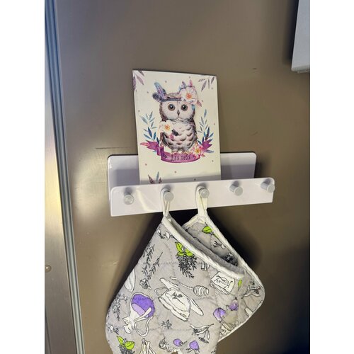 Магнитная полка с крючками белая для кухни и стиральных машин 750₽