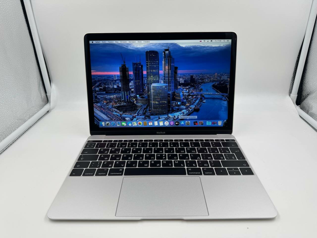 Ноутбук Apple MacBook 12 Early 2016, 2304x1440, Intel Core m5 1.2 ГГц, RAM 8 ГБ, LPDDR3, SSD 500 ГБ, Intel HD Graphics 515, MacOS, Серебристый