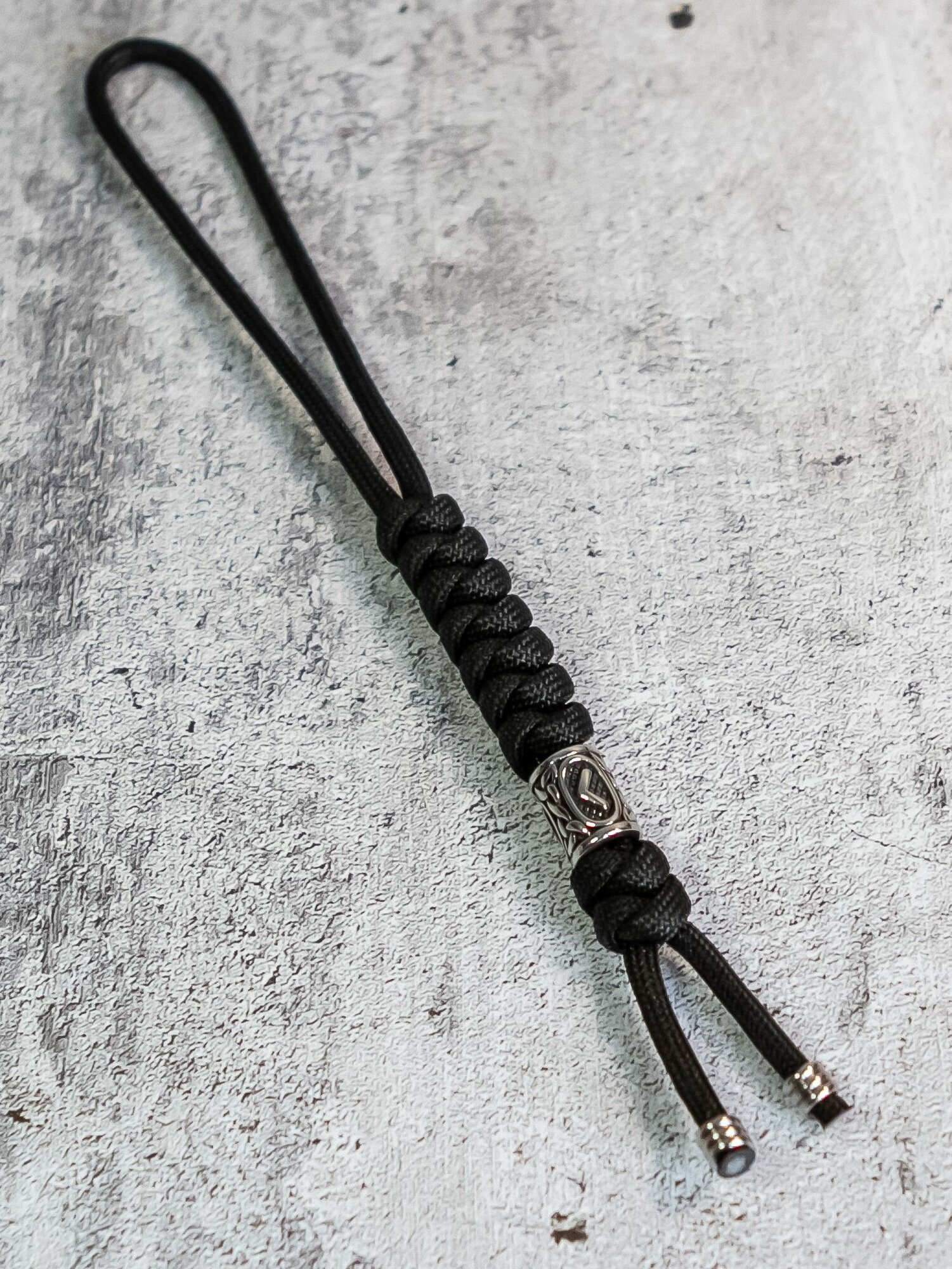 Брелок, черный — фото 1