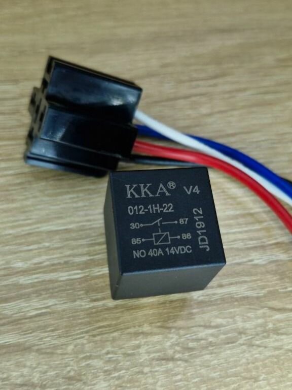 Реле 12V 40А 4-х контактное с колодкой