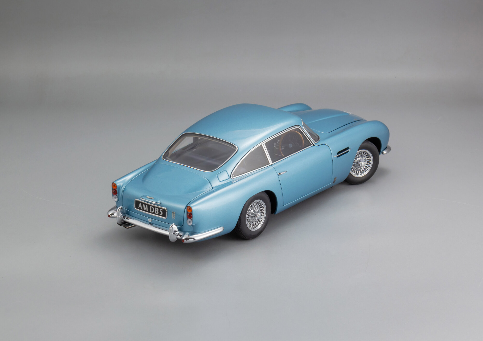 1:18 Aston Martin DB5 - 1964, Коллекционная масштабная модель от AUTOart — фото 1