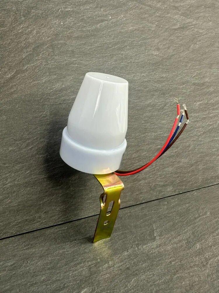 Фотореле настенное уличное 10А 2200Вт IP44 — фото 1