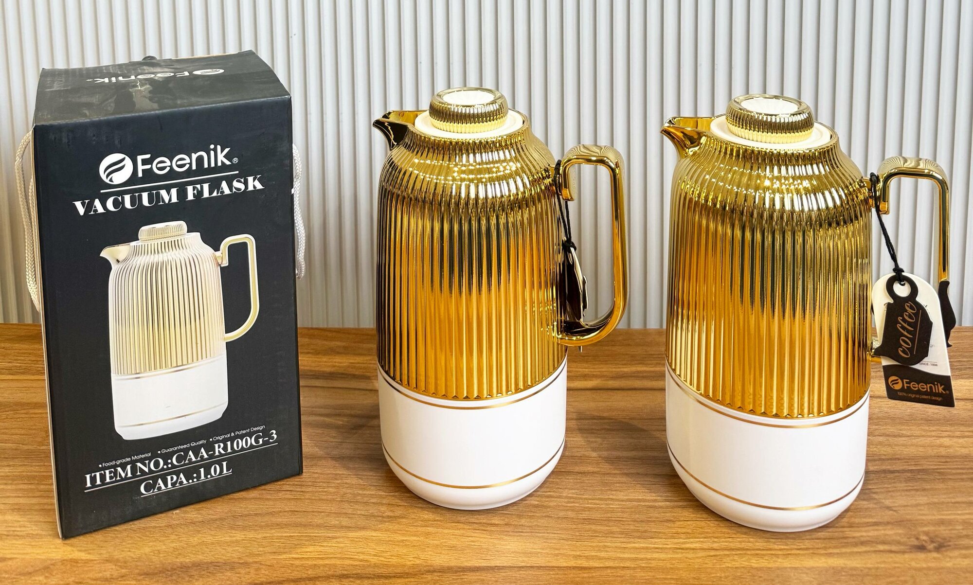 Термос, 1 л, подарочный пакет, сохраняет температуру 24 часа, акции по цене, белого цвета