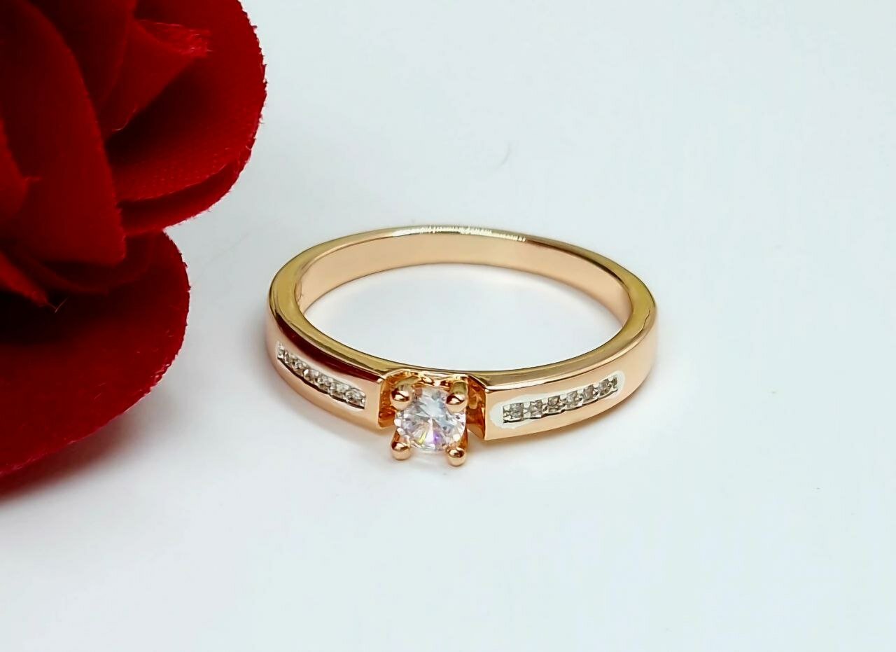 Кольцо, фианит