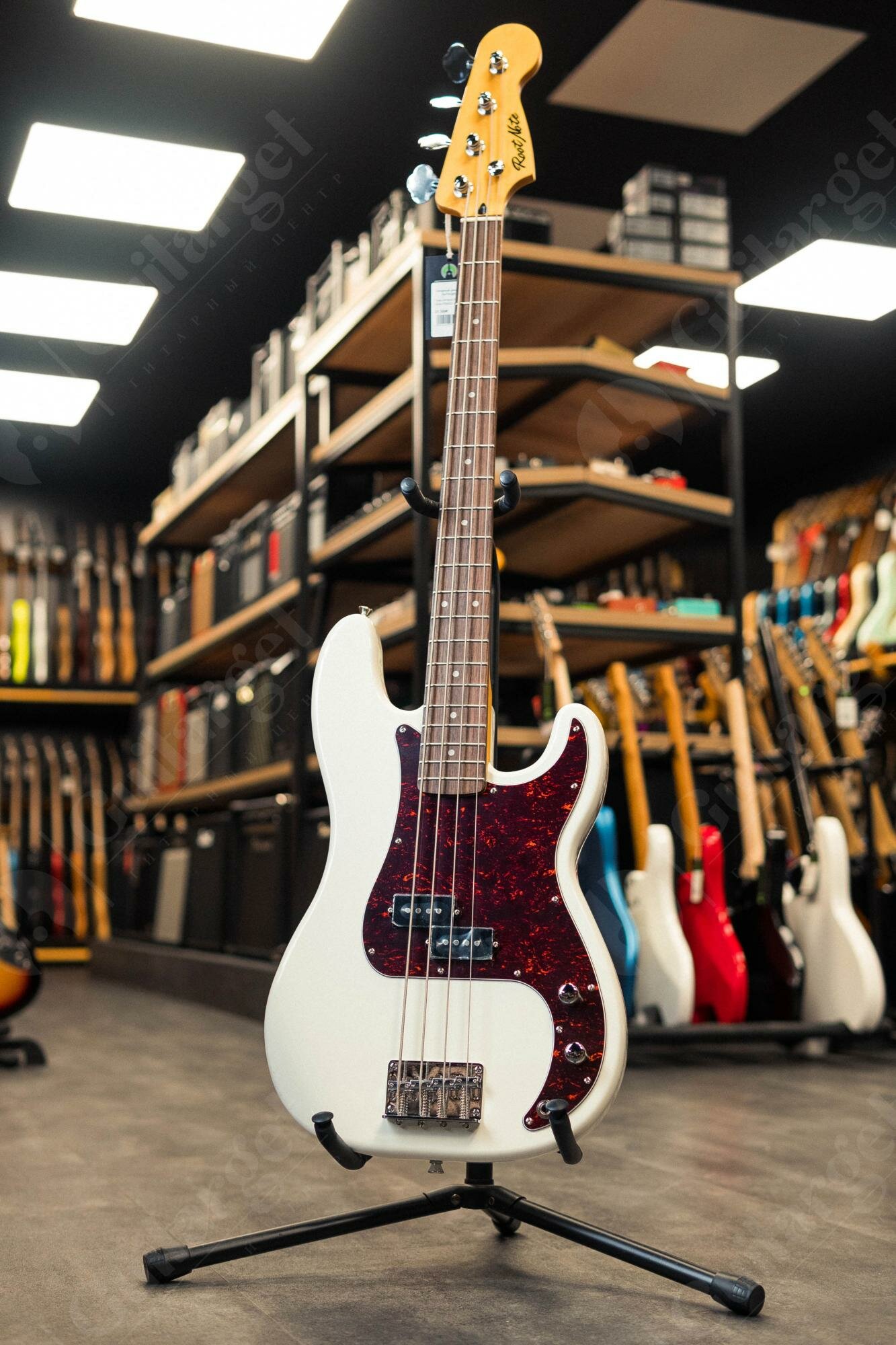 Бас-гитара Root Note PB002-OWH