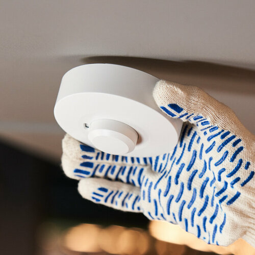 Потолочный микроволновый датчик движения REXANT углы обзора 120360 градусов дальность до 10 м 1260₽