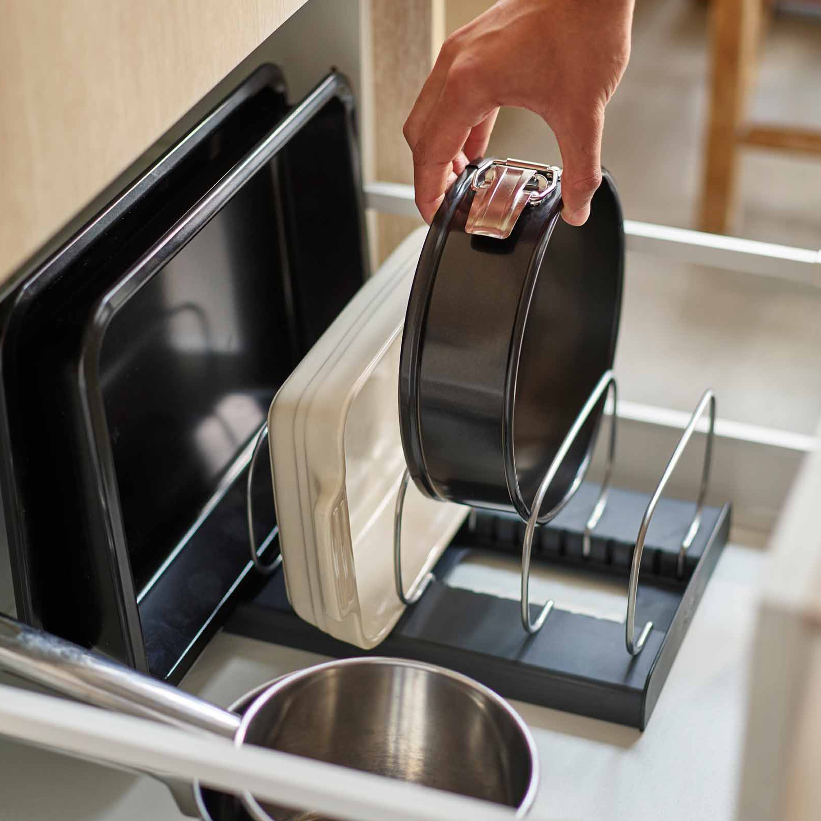 Органайзер для противней и форм для выпечки Joseph Joseph Drawerstore