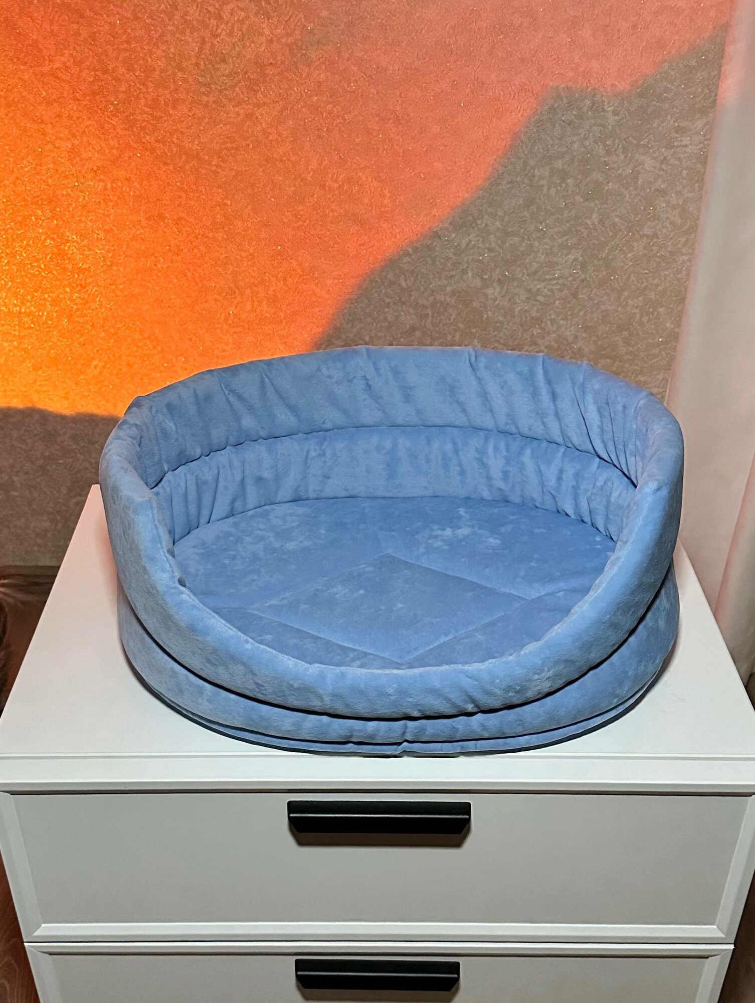 Лежанка для кошек и собак 45х35х15 голубая — фото 1