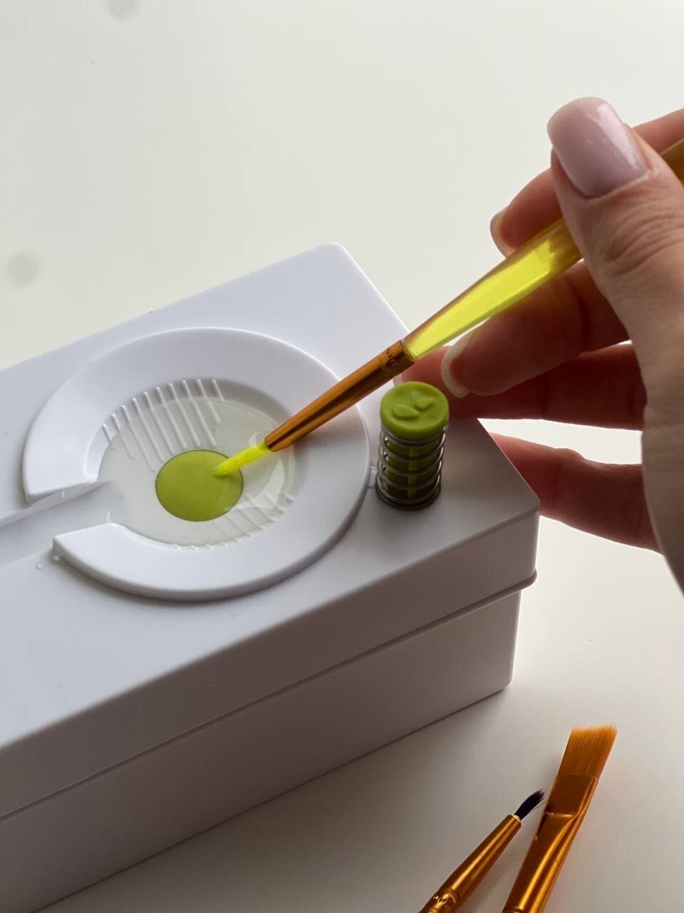 Непроливайка Кистемойка для кистей с набором кистей для рисования, школьные принадлежности, COLOR Si — фото 1