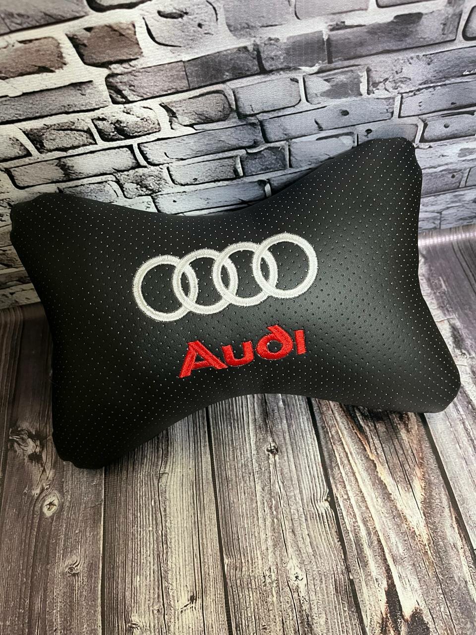 Подушка на подголовник, с логотипом AUDI, искусственная кожа, Россия