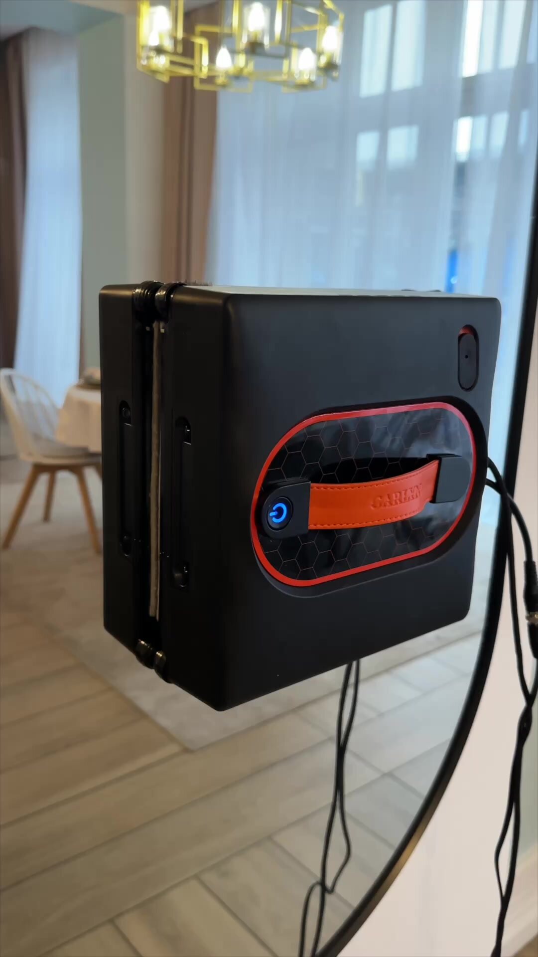 Робот-мойщик окон GARLYN CleanWiz. 4 режима работы. Емкость аккумулятора 500 мА*ч. — фото 1