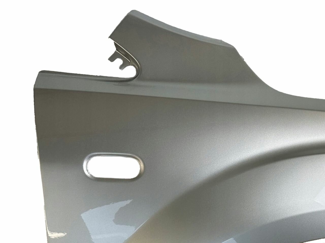 Крыло переднее правое в цвет кузова Ford Focus 2 Форд Фокус (2005-2008) 2431 - MOONDUST SILVER - Серебристый металл — фото 1