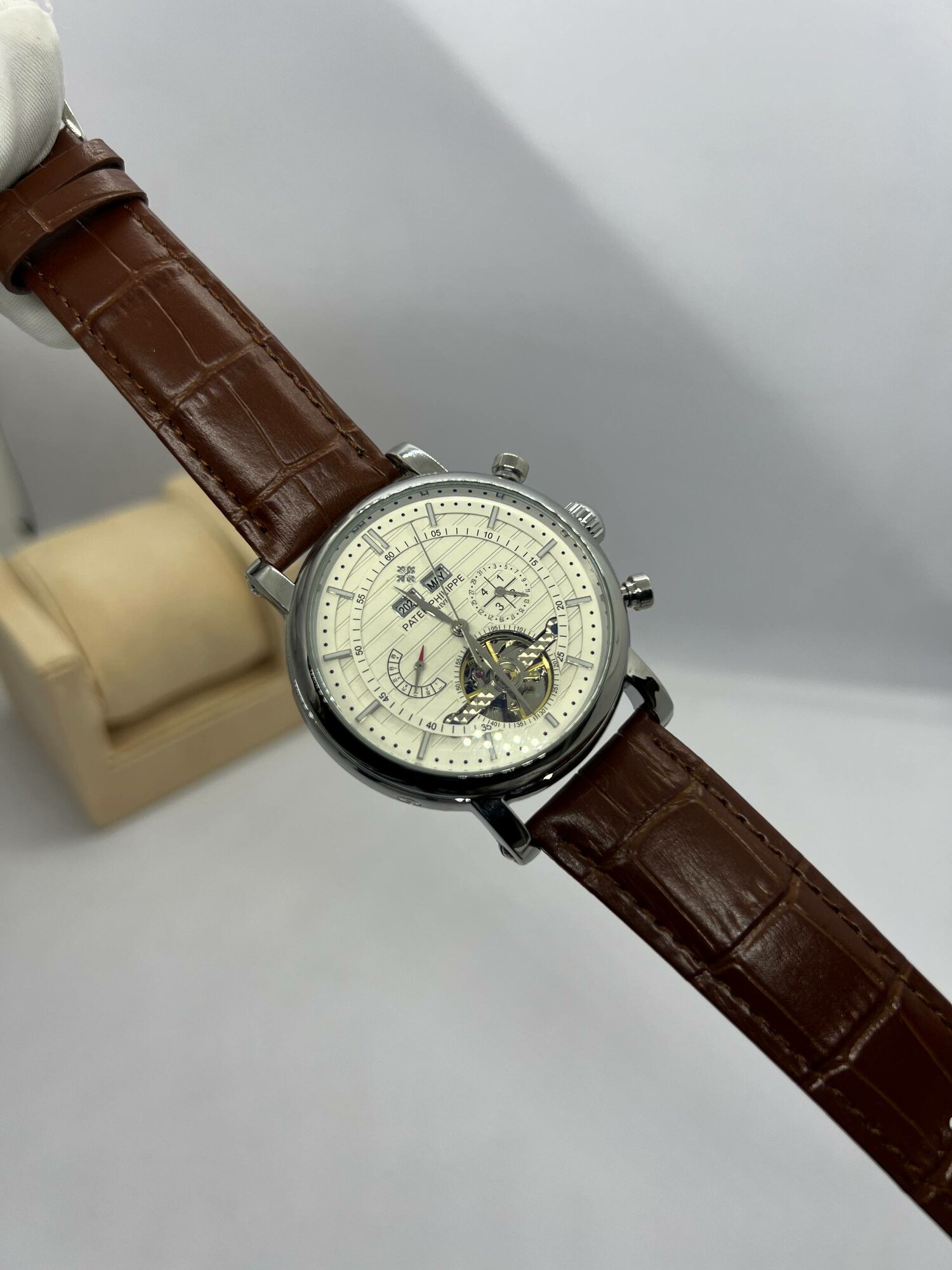 Наручные часы 120