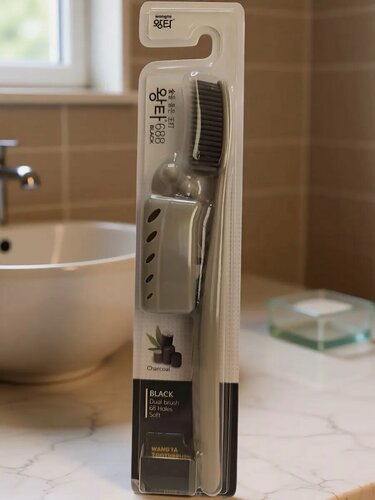 Изображение товара Корейская зубная щетка Misorang "Wang Ta Charcoal", мягкая, бежевая, древесный уголь, с колпачком, на присоске