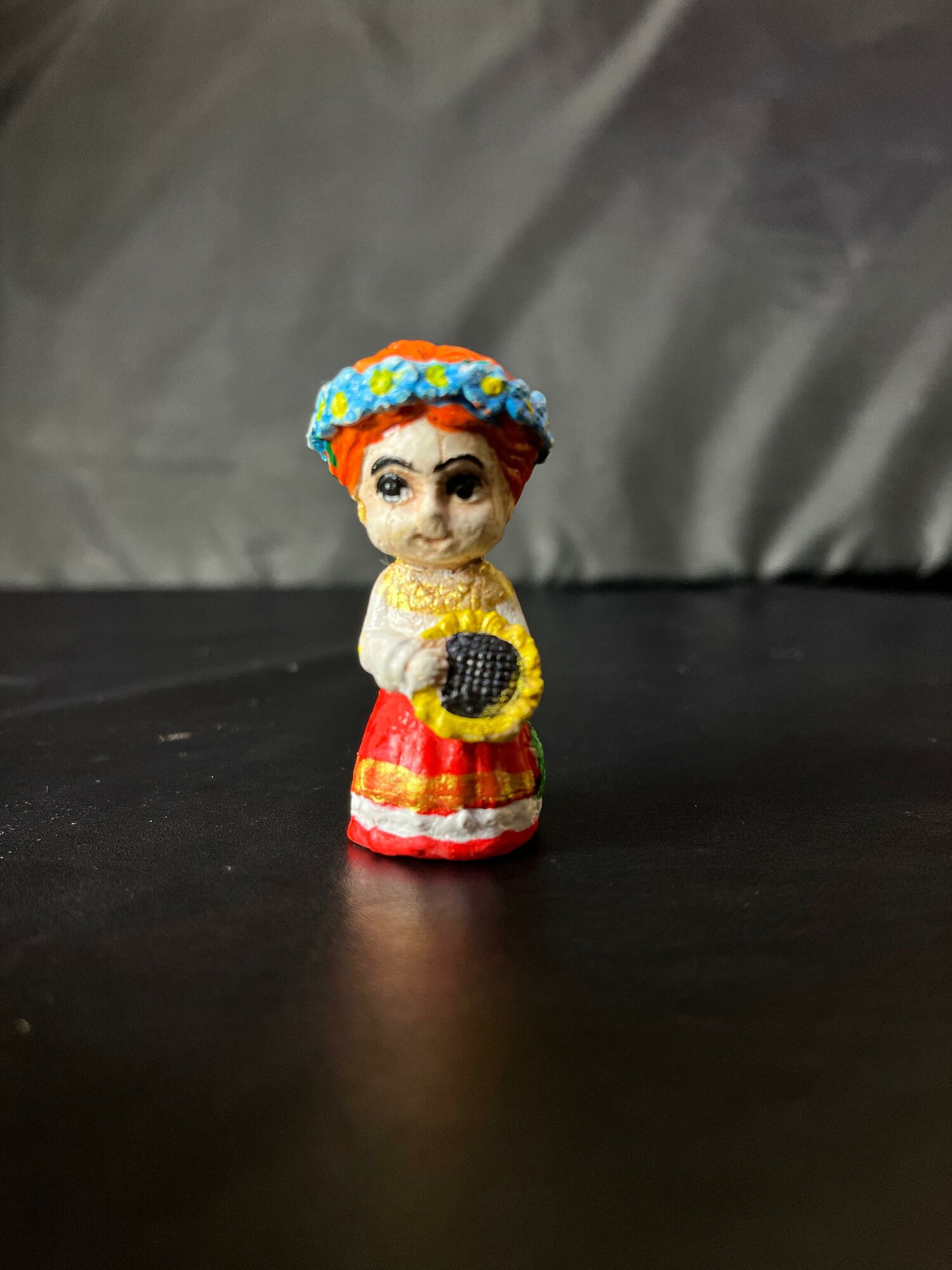 Фигурка Веселые казачата "Алена с подсолнухом" 1 шт в комплекте — фото 1