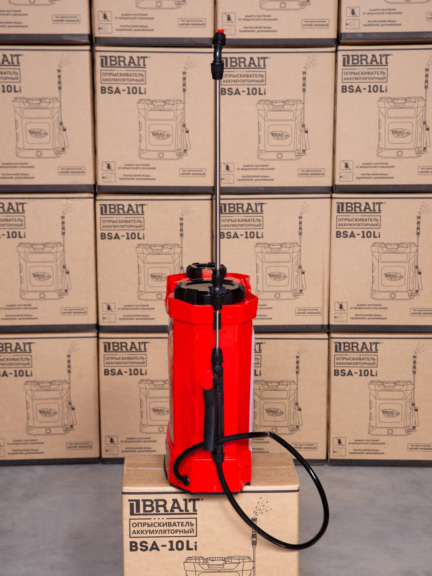Опрыскиватель BRAIT BSA-10Li, ранцевый, Li-ion, 10л, 12В, 3,6 л/мин, телескопическая ручка — фото 1