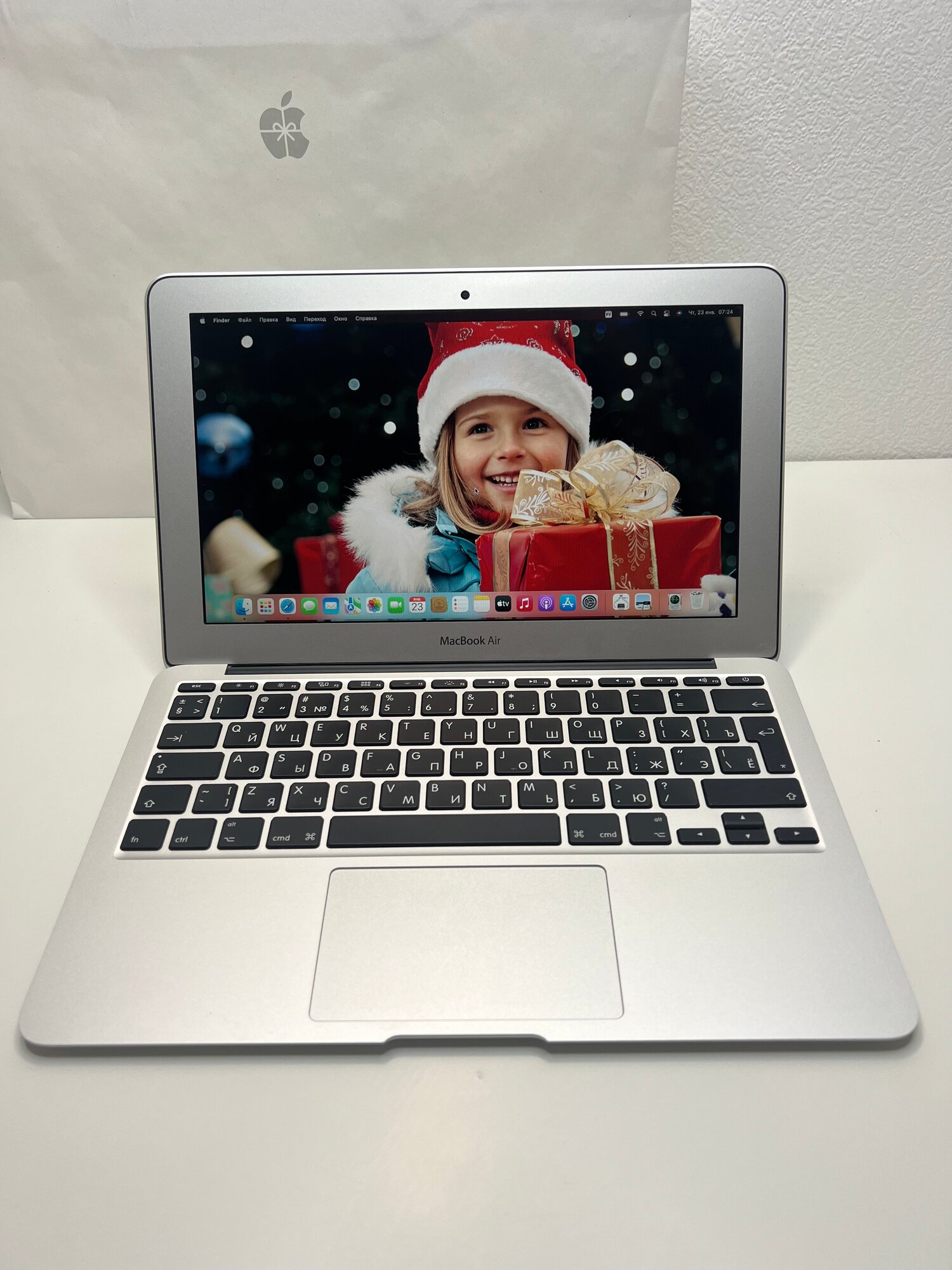 Apple MacBook Air 11 Early 2014 Intel Core i5 1.40Ghz, RAM 4 gb