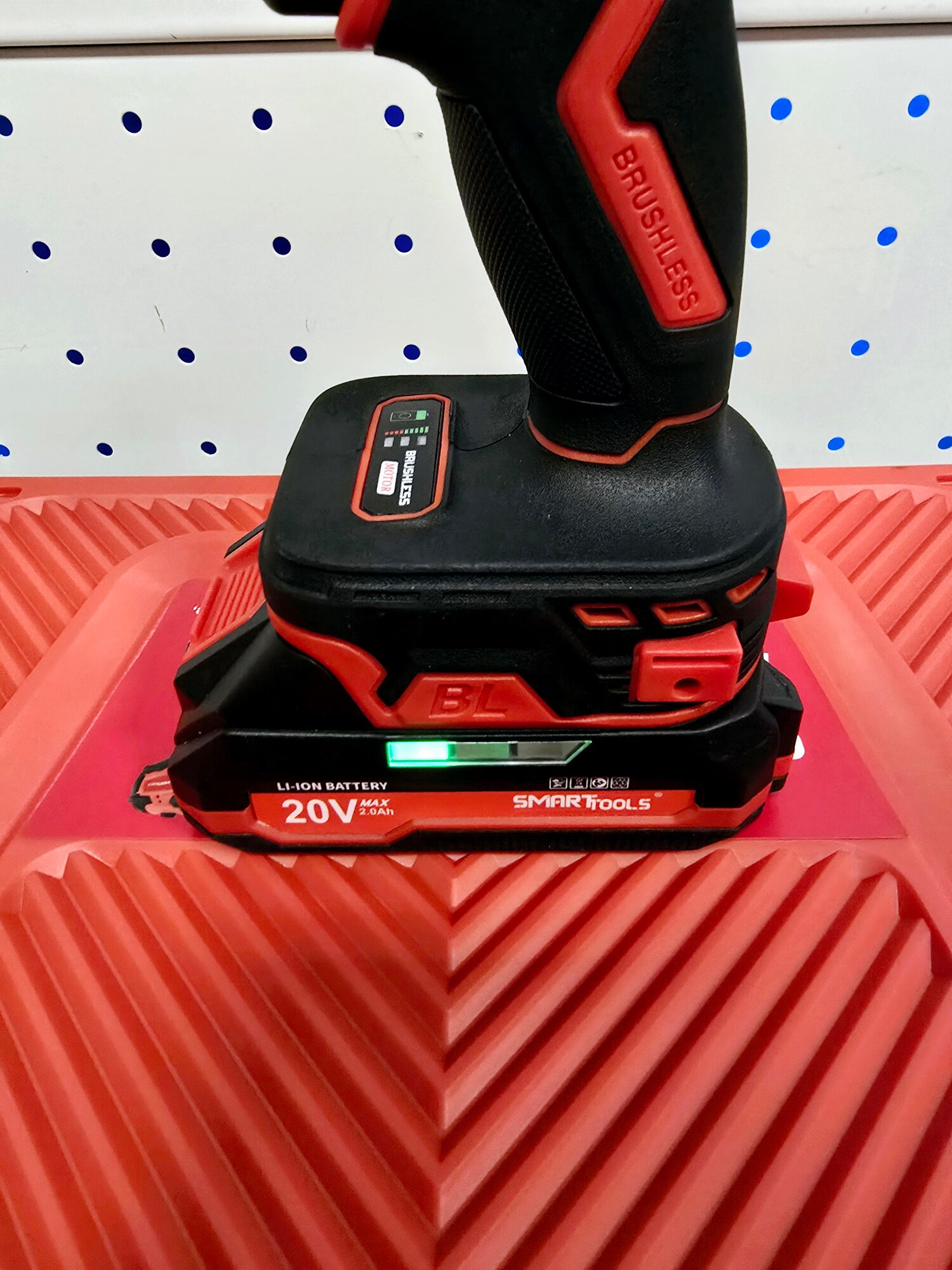 Аккумуляторный бесщеточный шуруповерт Smart D1145-2 (45Нм, 21В, 2х2Ач, кейс, зарядное устройство) — фото 1