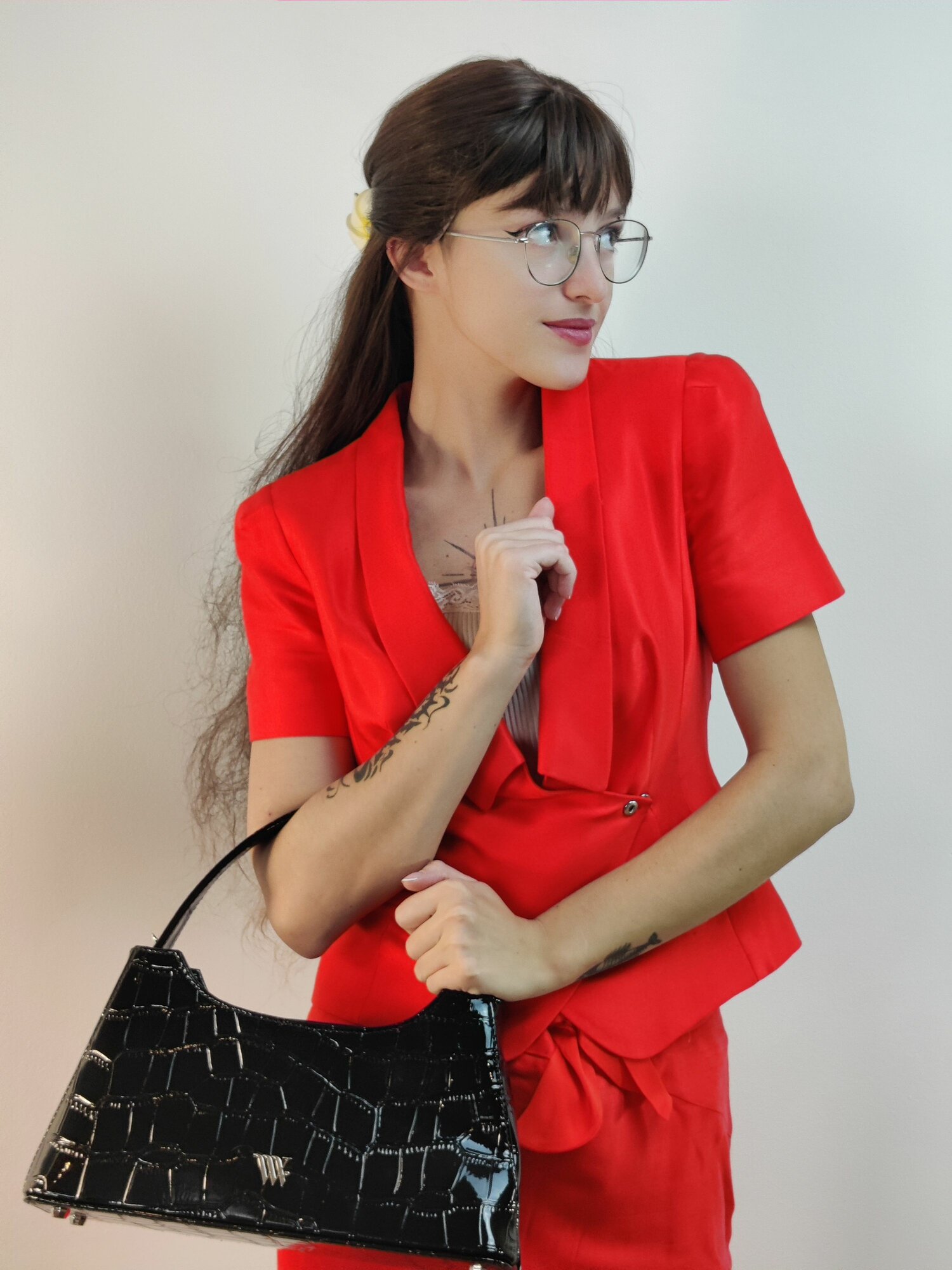 Сумка тоут Vera Victoria Vito, фактура гладкая, под рептилию, лаковая, черный — фото 1