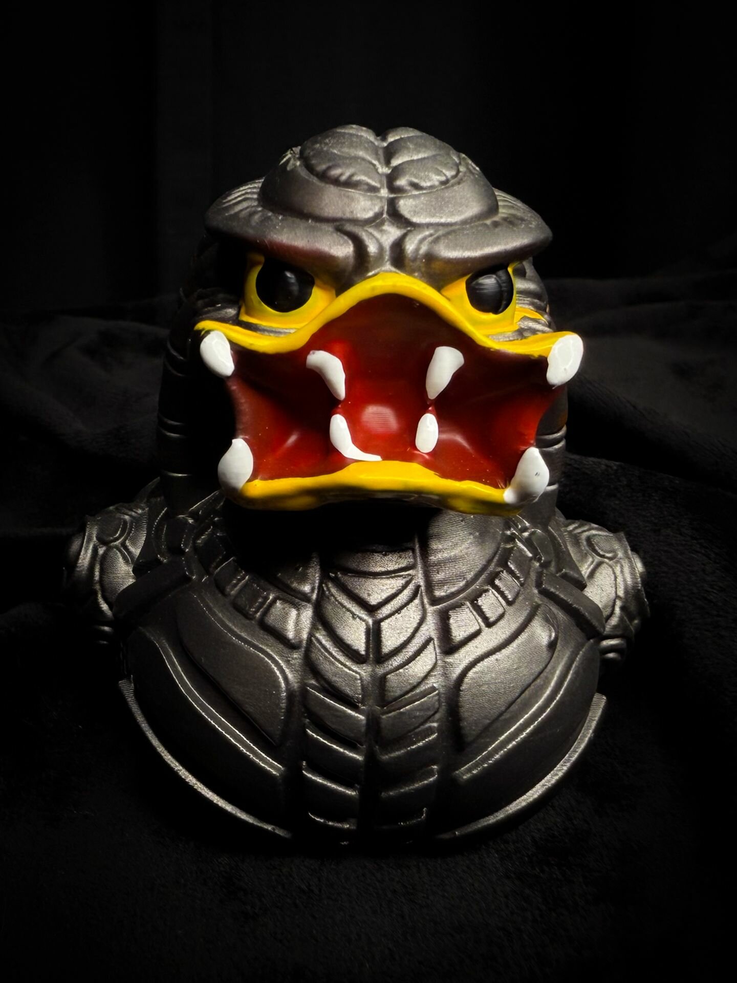 Коллекционная фигурка-уточка Predator Duck — фото 1